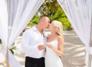 <h1>Mariage en petit comité à Punta Cana – Une cérémonie romantique sur la plage</h1>